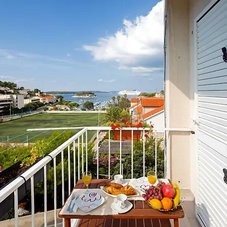 Hvar Harbor Luxury 아파트