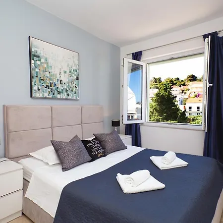 Hvar Harbor Luxury 公寓 *